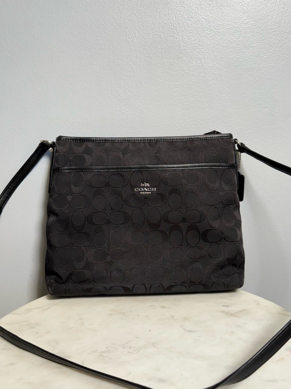 Coach Signature Crossbody Bag – Black/Charcoal